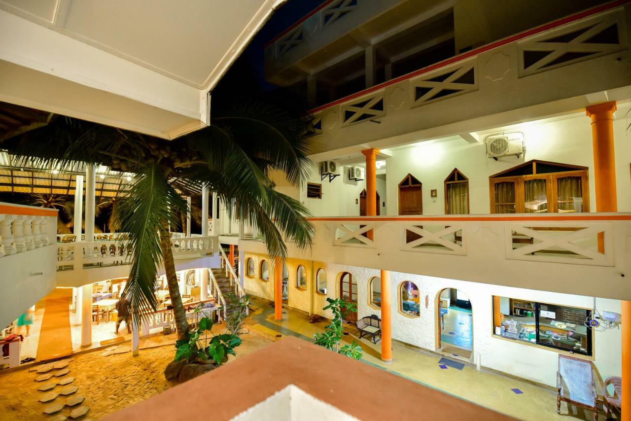 היקדואה International Beach Hotel & Restaurant מראה חיצוני תמונה