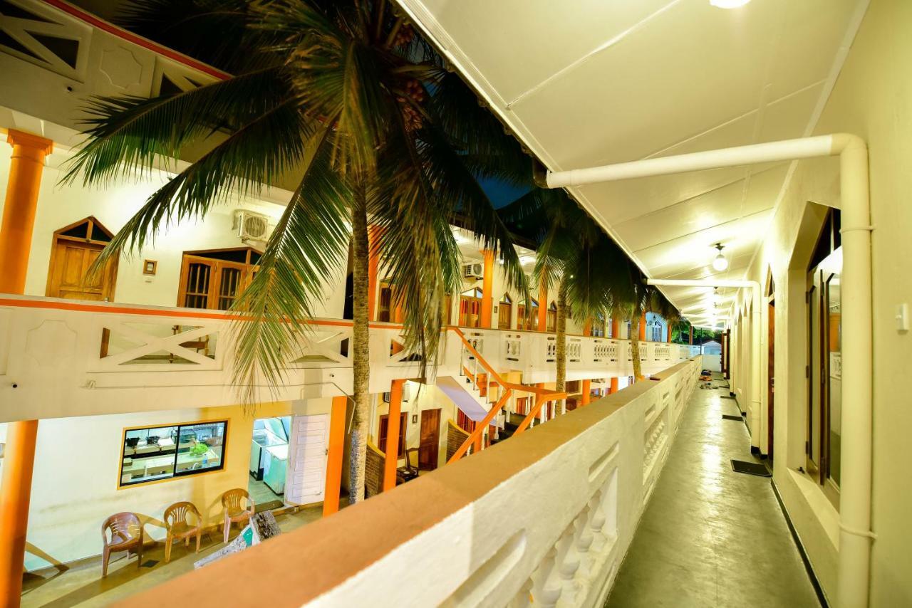 היקדואה International Beach Hotel & Restaurant מראה חיצוני תמונה
